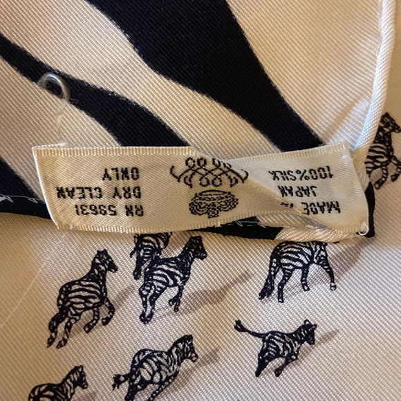 Wathne ZEBRAS silk scarf - Picture 6 of 7